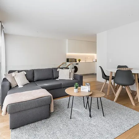 Daire Guestready - Porto By The Bridge